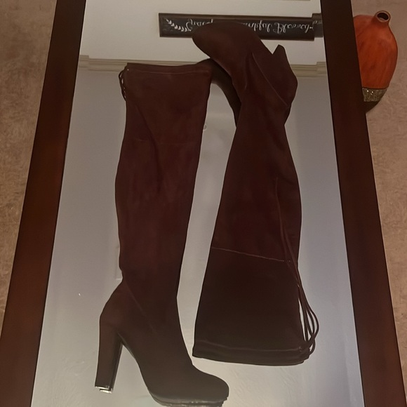 Beautiful Dark Brown Over The Knee Boots - Picture 5 of 8